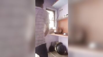 Desi mamá primera vez sexo