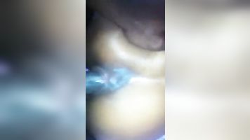 Acariciando su espalda