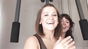 casero lesbianas putas jugando con un correa en