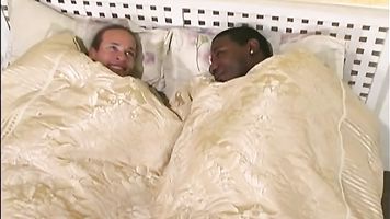 gay negro pareja folla un blanco chico