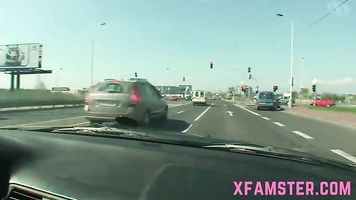 recoger amateur adolescente hermanastra a joder y chupar en inodoro en público duro largo mojado